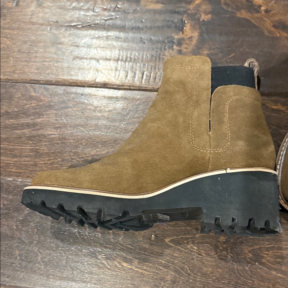 Dolce Vita Tan Suede Ankle Booties - Picture 2 of 3